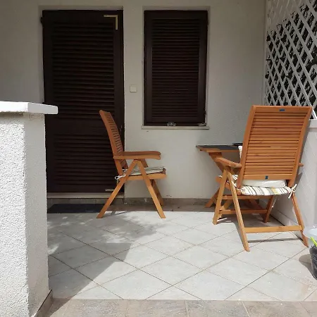 アパート Lucija ザダル