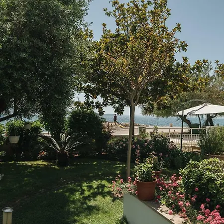 アパート Lucija ザダル