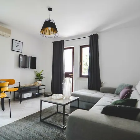 露西亚公寓 扎达尔