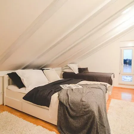 露西亚公寓 扎达尔